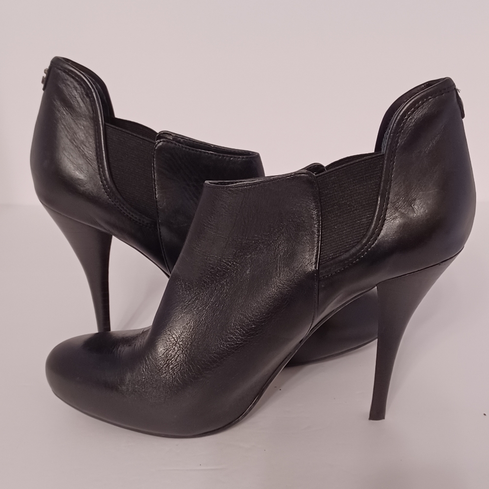 GUESS high stacked heels Size 9 black elastic leather